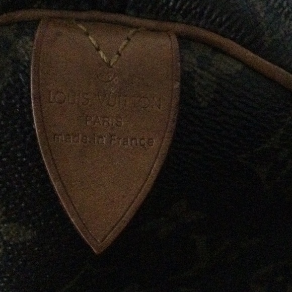 LOUIS VUITTON - Picture 7 of 8